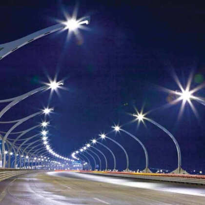 Светодиодное освещение улиц городов и автомагистралей.